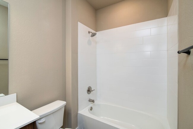 Building Photo - GORGEOUS 3 BEDROOM 2.5 BATH DUPLEX LOCATED...