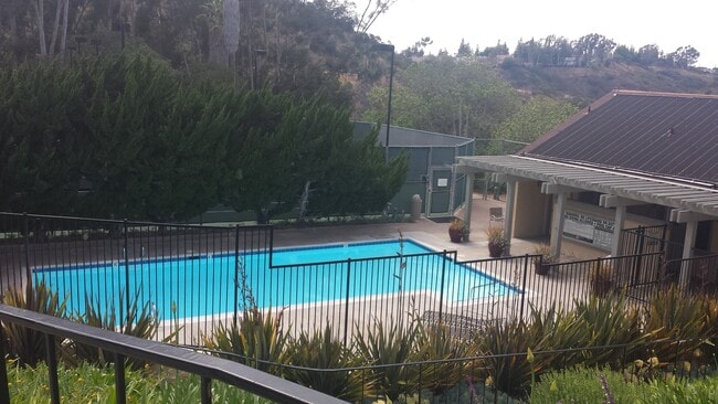 Building Photo - 1 Bedroom - 1 Bathroom in beautiful Park M...