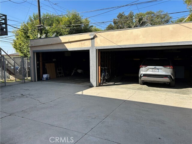 Building Photo - 1363 Masselin Ave