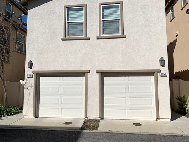 Building Photo - 3150 N Ventura Rd