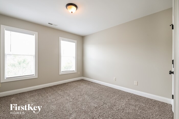 Building Photo - 1011 Bridlemine Dr