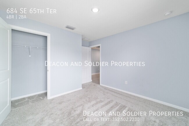 Building Photo - 684 SE 65th Terrace