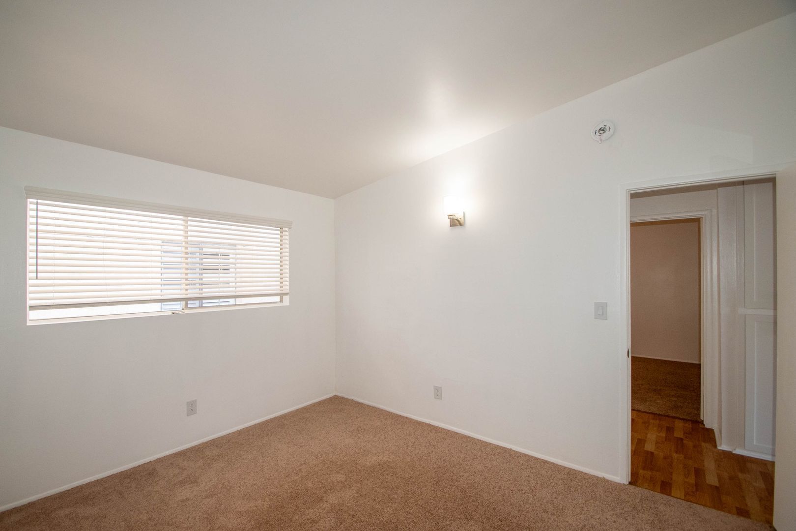 Building Photo - 15156 Dickens St