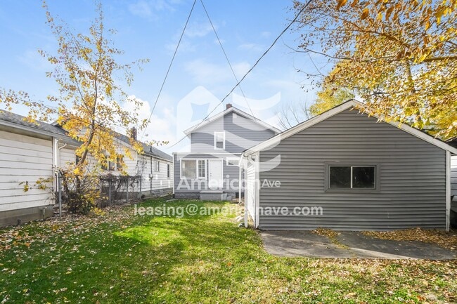Building Photo - 3002 McKinley St