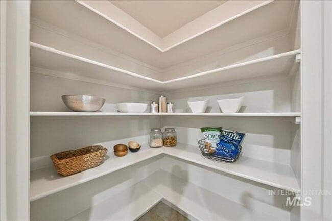 Building Photo - Gorgeous 4 bed 3 Bath Home Located in Meridian