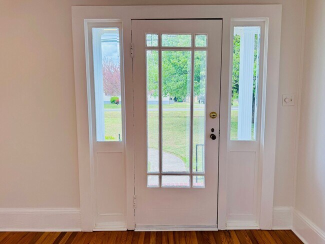 Building Photo - Cozy and Convenient Home in Oxford - Move in Ready