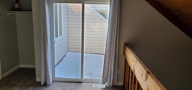 Building Photo - 13605 E Yale Ave