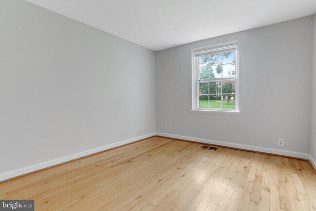 Building Photo - 3369 S Stafford St