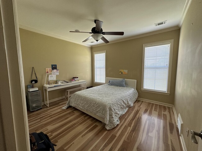 Building Photo - 9328 Owl Hill Dr