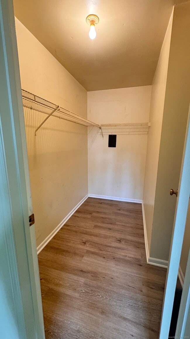 Building Photo - 25 Janet Cir