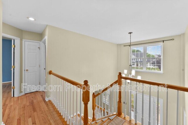 Building Photo - 9140 Worthington Dr