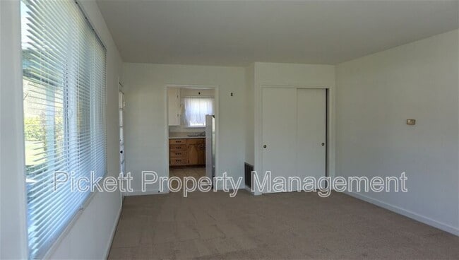 Building Photo - 17900 Noll Rd NE