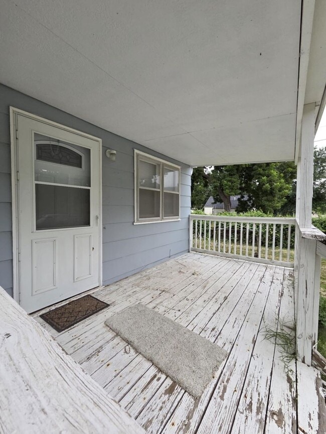 Building Photo - Spacious Home for Rent!