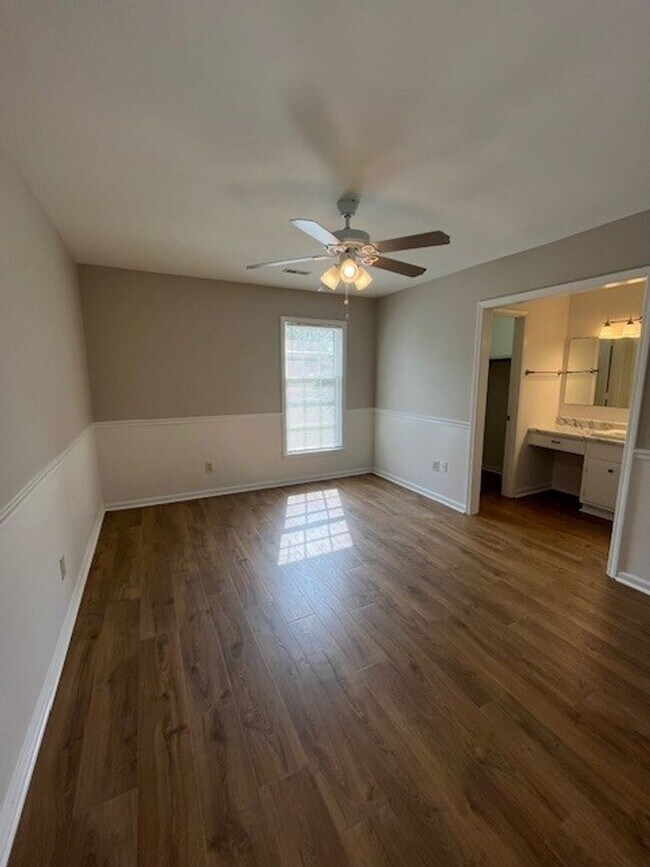 Building Photo - Recently updated 3 bedroom 2 bath home in King Grants