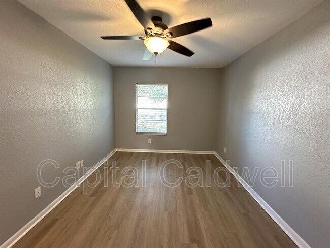Building Photo - 5440 S MacDill Ave