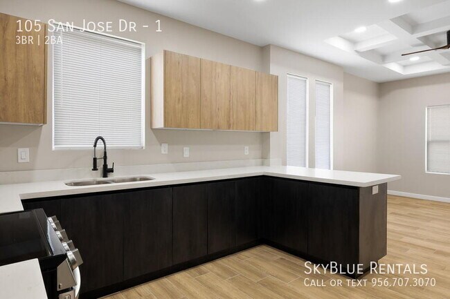 Building Photo - 105 San Jose Dr