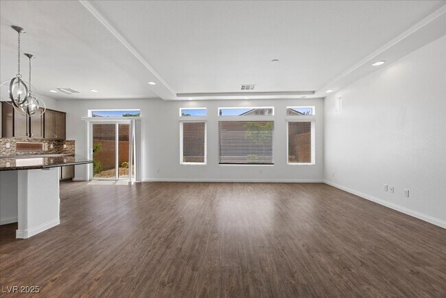 Building Photo - 9353 Grand Reve St
