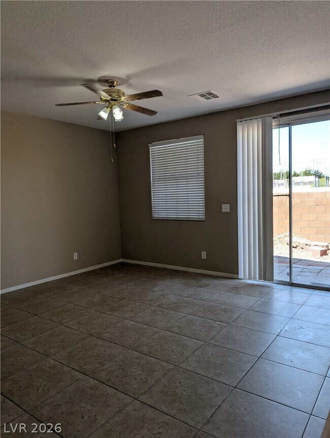Building Photo - 2265 Crooked Creek Ave