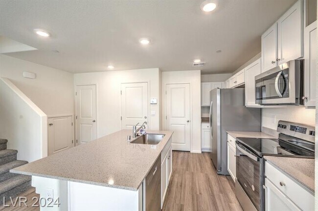 Building Photo - 4423 Honey Hls Ave