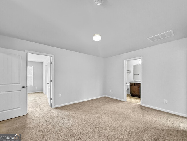 Building Photo - 140 Daisy Cir