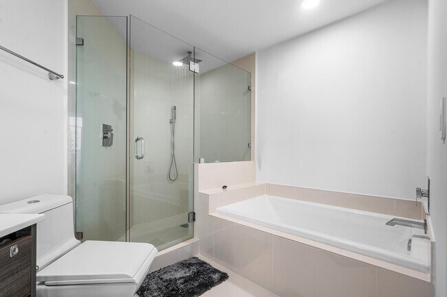 Building Photo - 1100 S Miami Ave