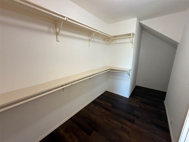 Building Photo - 4822 Russet Trail Ct