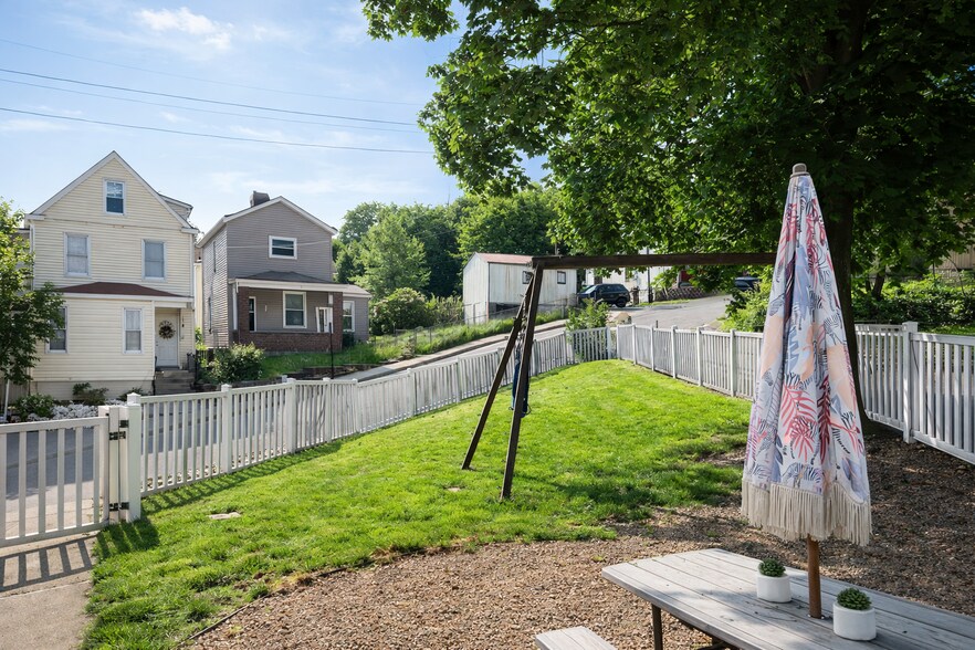 Building Photo - 421 N Ohio St