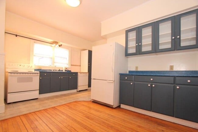 Building Photo - 8 S Union St