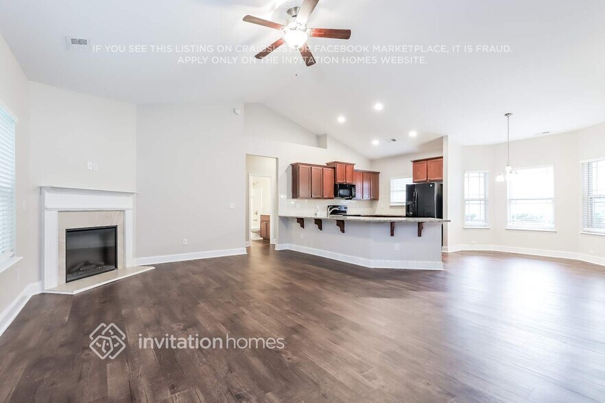 Building Photo - 245 Angela Ln