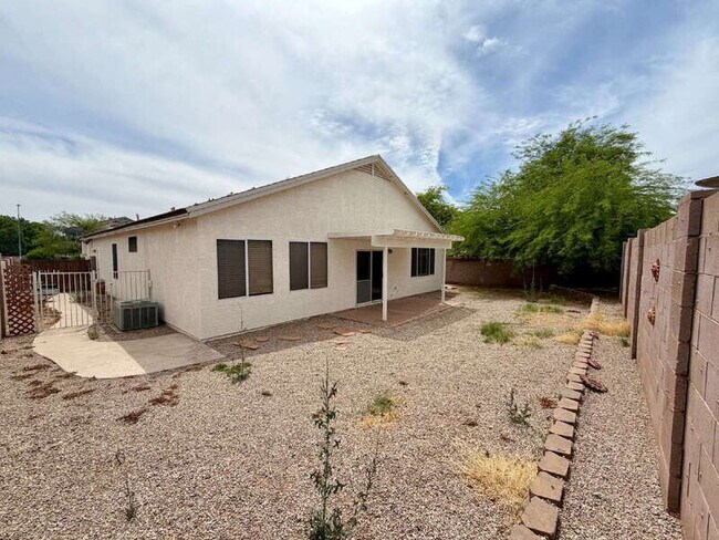 Building Photo - 2540 W Hawks Eye Ave