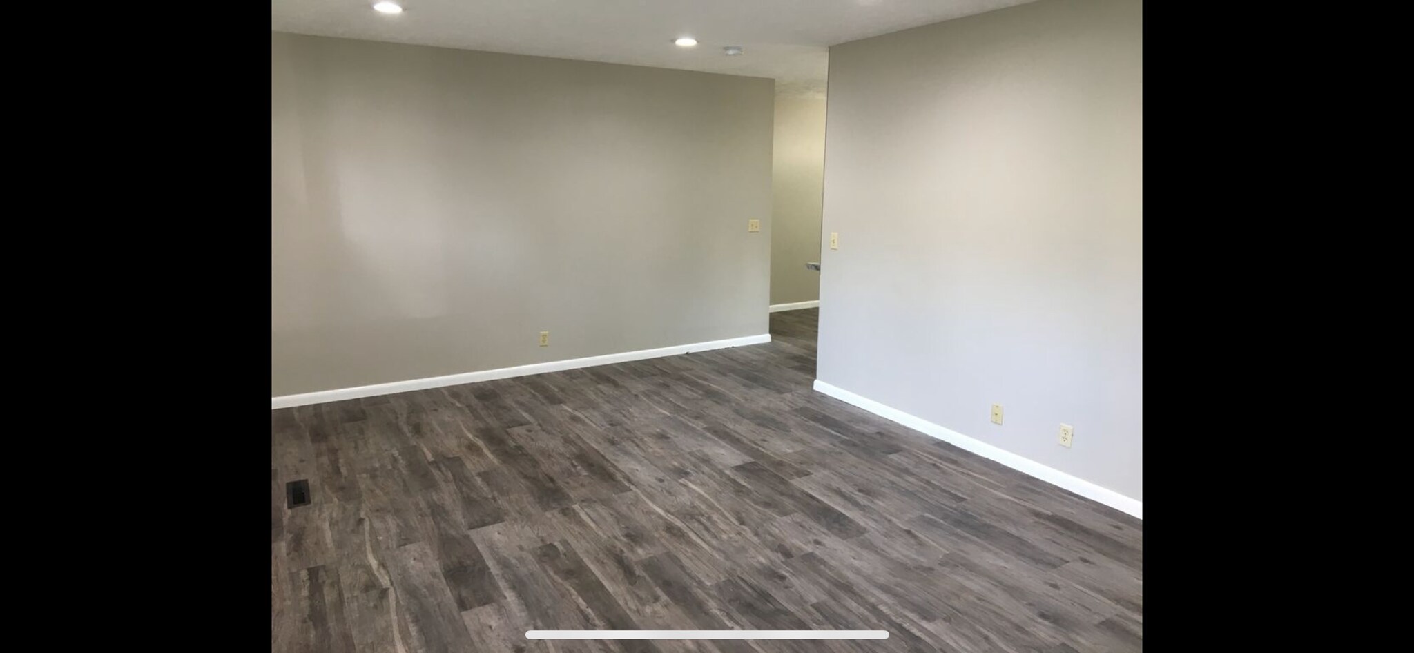 Building Photo - 4905 Cresthaven Dr