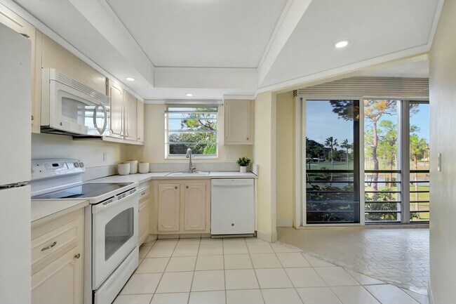 Building Photo - 3810 Via Poinciana