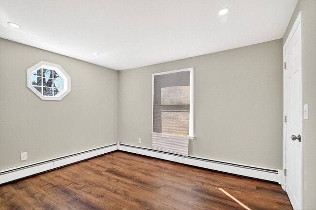 Building Photo - 24 Steinhardt Ave