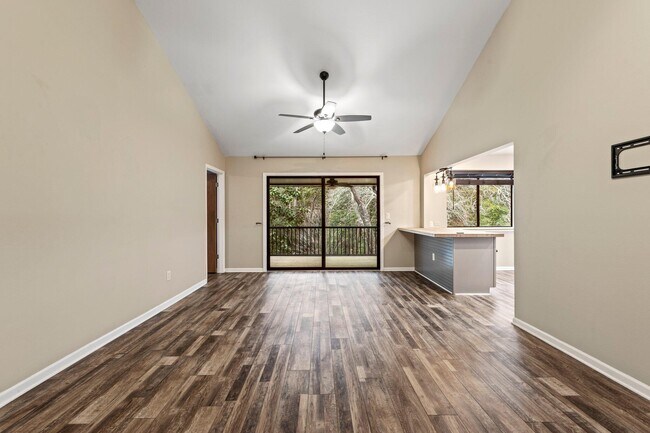 Building Photo - 429 Springwood Way
