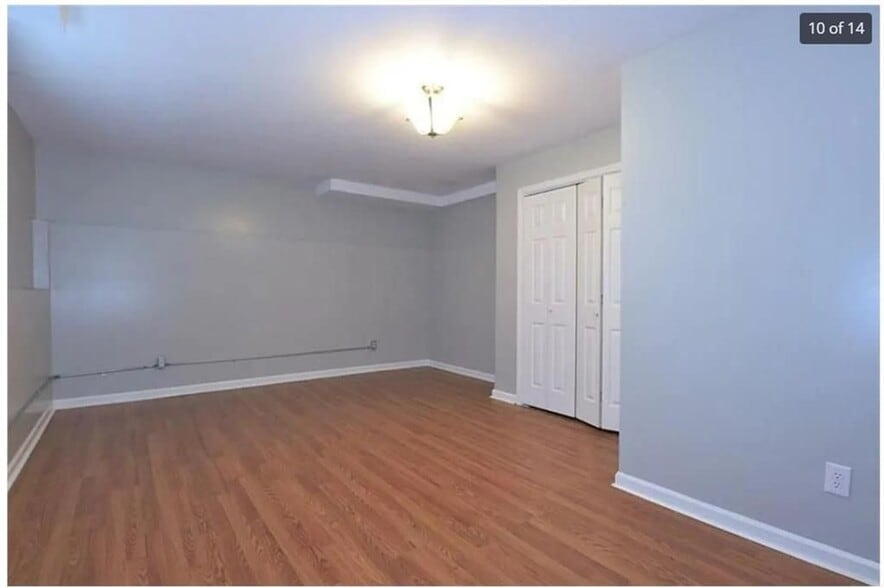 Building Photo - 2945 Riverbend Dr