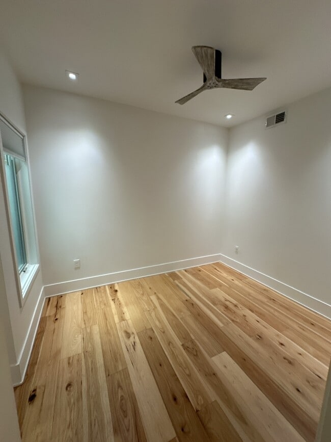 Building Photo - 32 E Court St