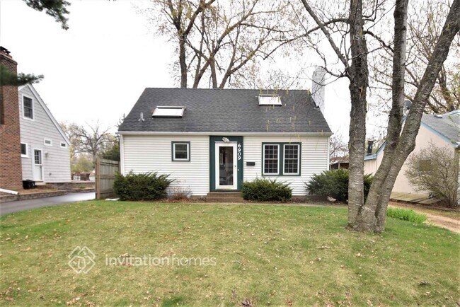 Building Photo - 6909 Morgan Ave S