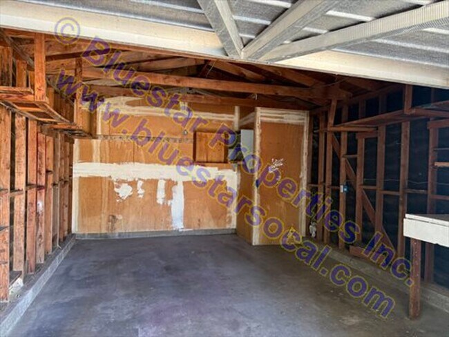 Building Photo - New Listing in Victorville!!!
