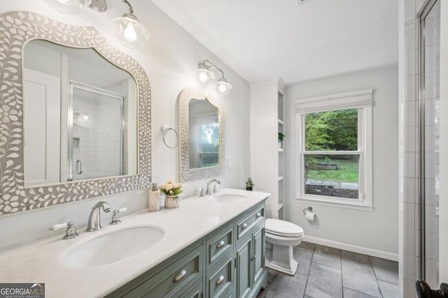 Building Photo - 1136 Gilbert St SE