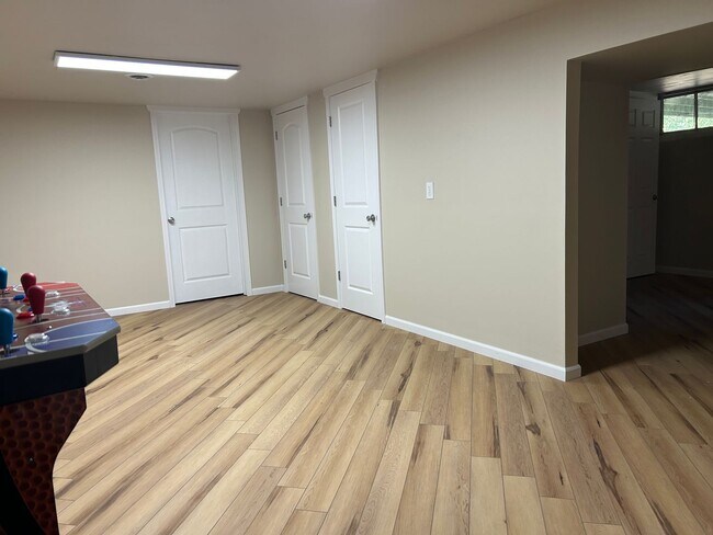 Building Photo - Beautifully Renovated Ranch-style Home!