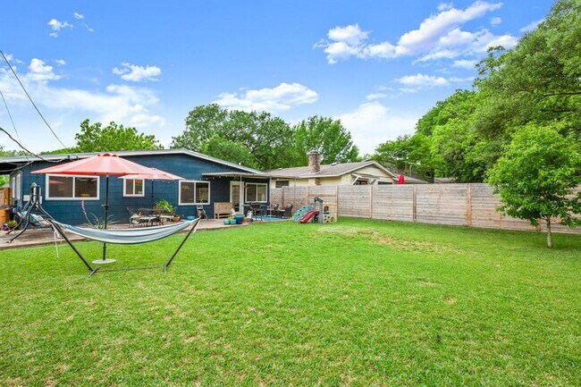 Building Photo - 408 Ramble Ln