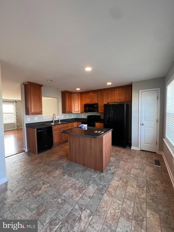 Building Photo - 1143 Mare St