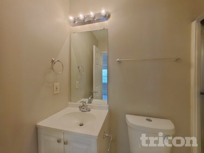 Building Photo - 1047 Winterglen Way
