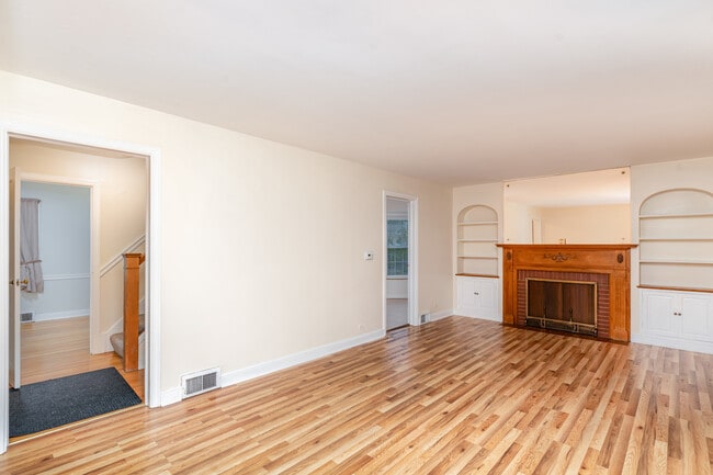 Building Photo - 110 Homestead Dr