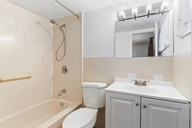 Building Photo - 4500 N Flagler Dr