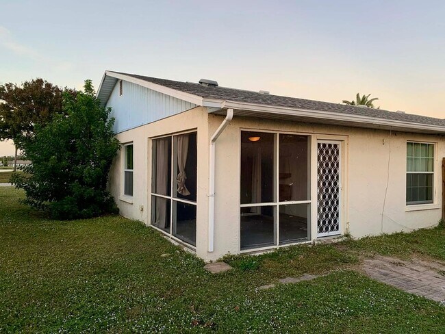 Building Photo - 7811 43rd Ave Dr W