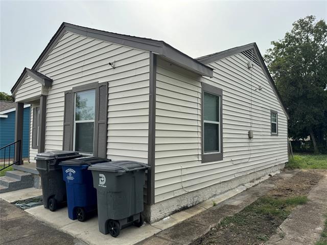 Building Photo - 2016 Deer Path Dr