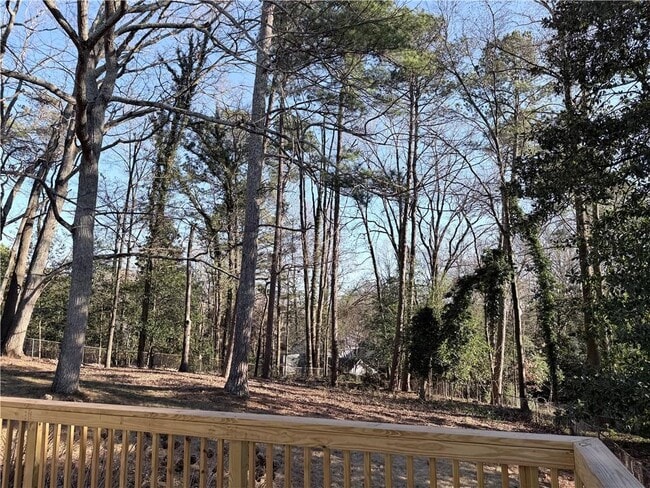 Building Photo - 1863 Mt Vernon Rd