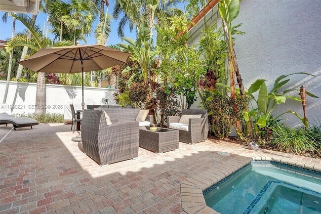 Building Photo - 1529 Shoreline Way