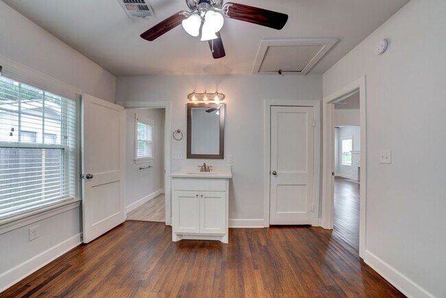 Building Photo - Charming 1920s Home - Fully Renovated | MOVE IN SPECIAL